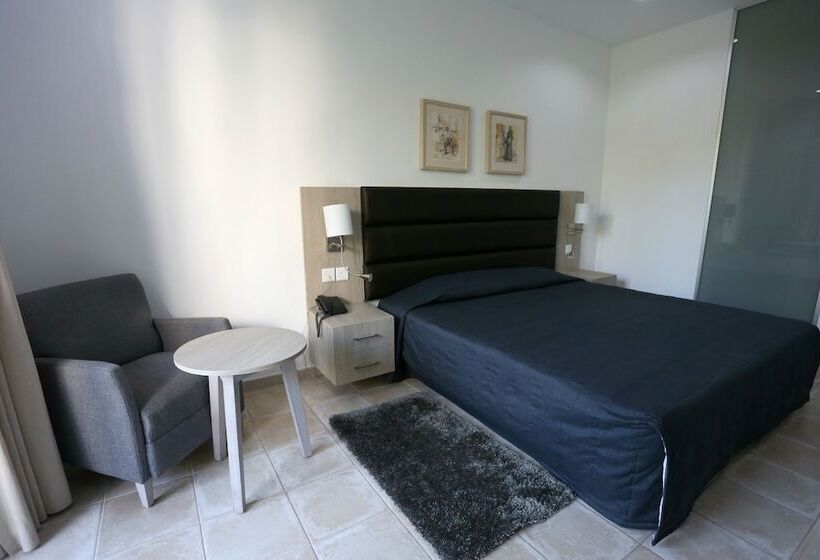 オーシャンビュースーペリアールーム, Dionysos Central