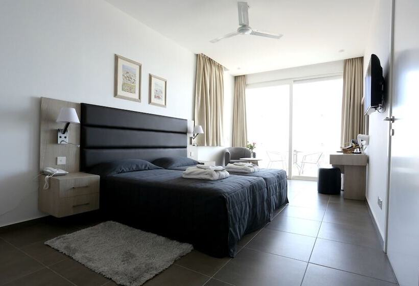 オーシャンビュースーペリアールーム, Dionysos Central