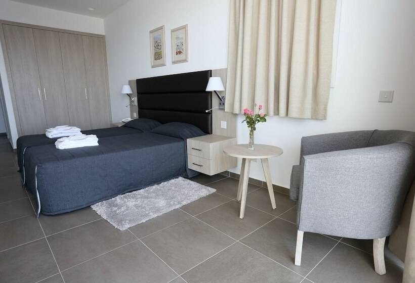 オーシャンビュースーペリアールーム, Dionysos Central