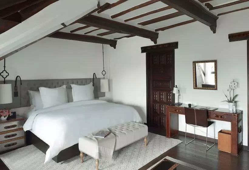 اتاق لوکس, Four Seasons Hotel Casa Medina Bogota