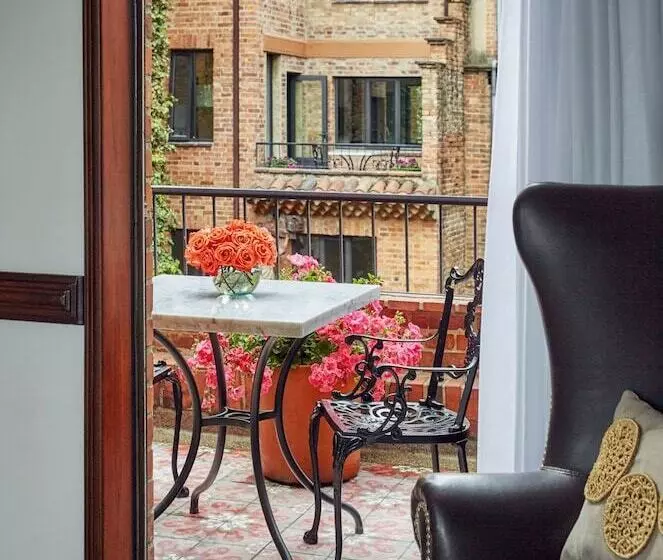 سوئیت با بالکن, Four Seasons Hotel Casa Medina Bogota
