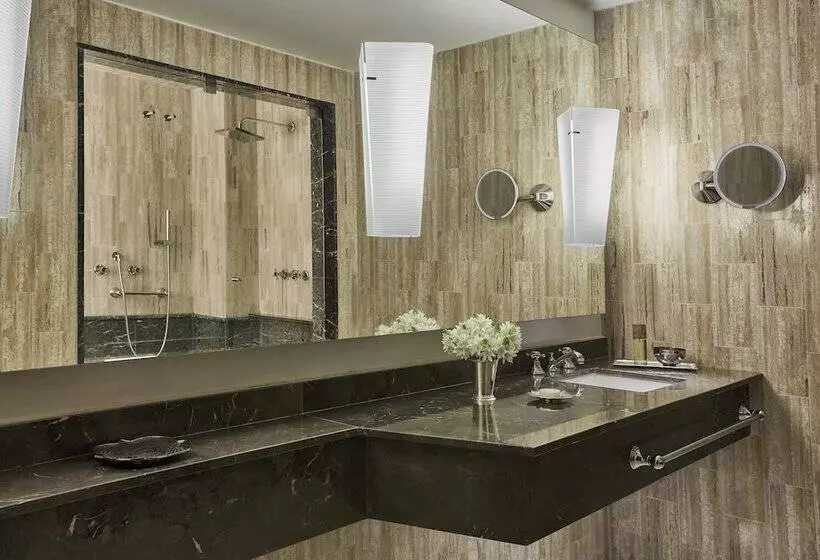 سوئیت با بالکن, Four Seasons Hotel Casa Medina Bogota
