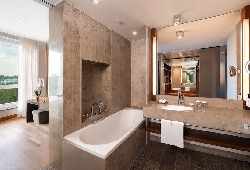 اتاق کلاب, Intercontinental Berlin, An Ihg