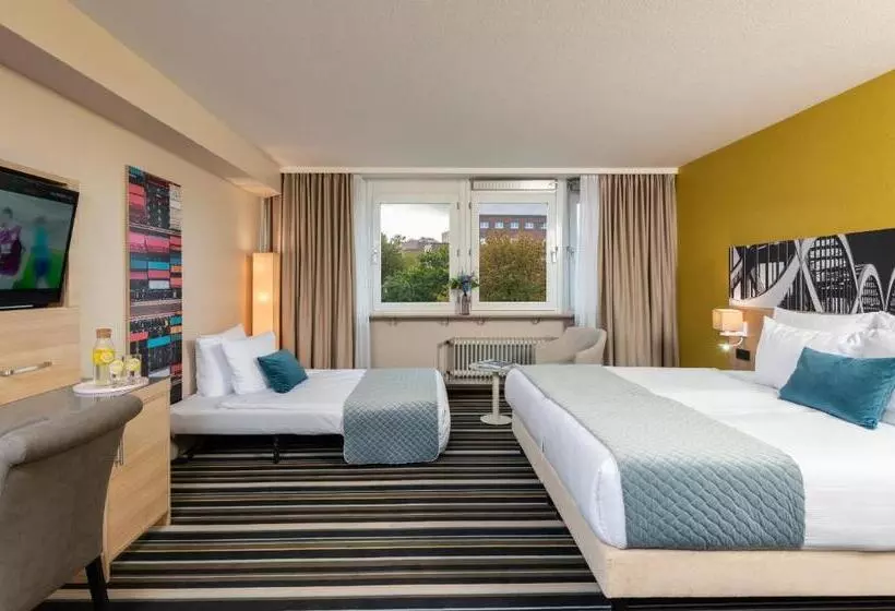 スーペリアトリプルルーム, Leonardo Hotel Hamburg Elbbrücken