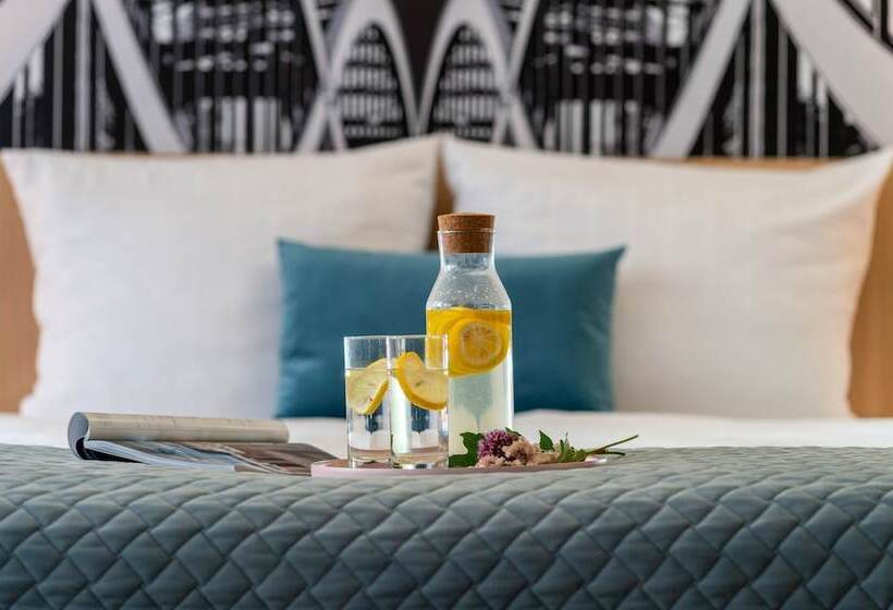 Номер Superior, Leonardo Hotel Hamburg Elbbrücken