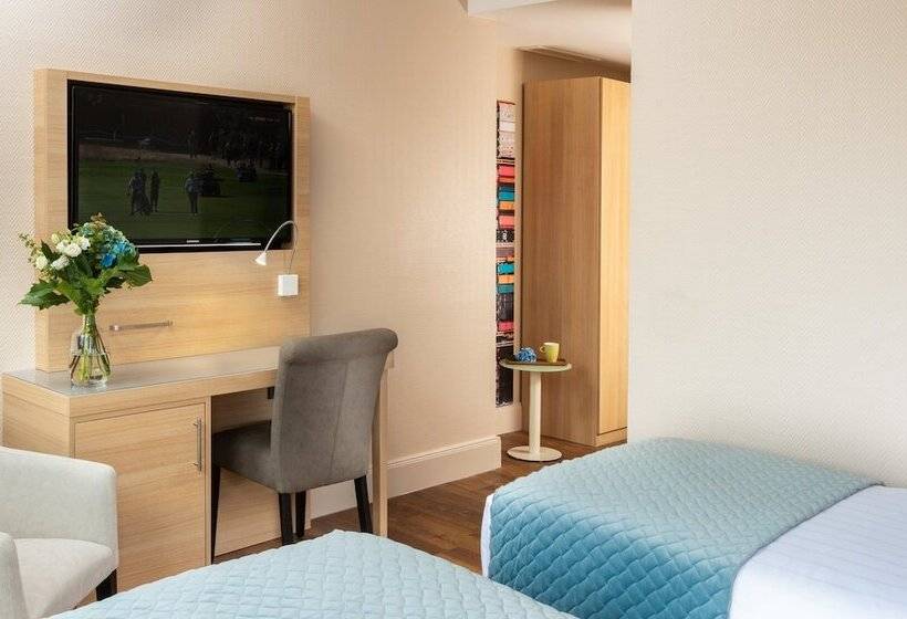 Номер Superior, Leonardo Hotel Hamburg Elbbrücken