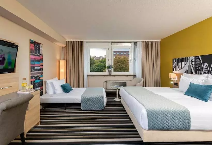 スーペリアトリプルルーム, Leonardo Hotel Hamburg Elbbrücken