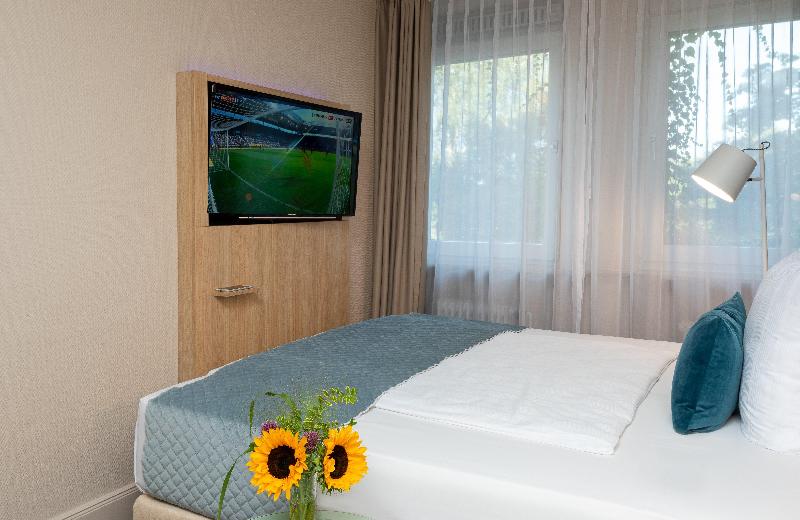 Номер Комфорт, Leonardo Hotel Hamburg Elbbrücken
