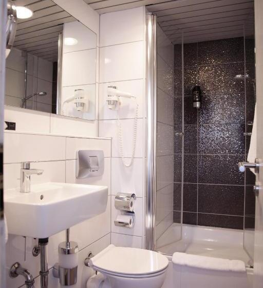 Comfort room with balcony, Les Nations