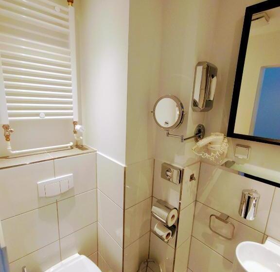 اتاق استاندارد یک نفره, Les Nations