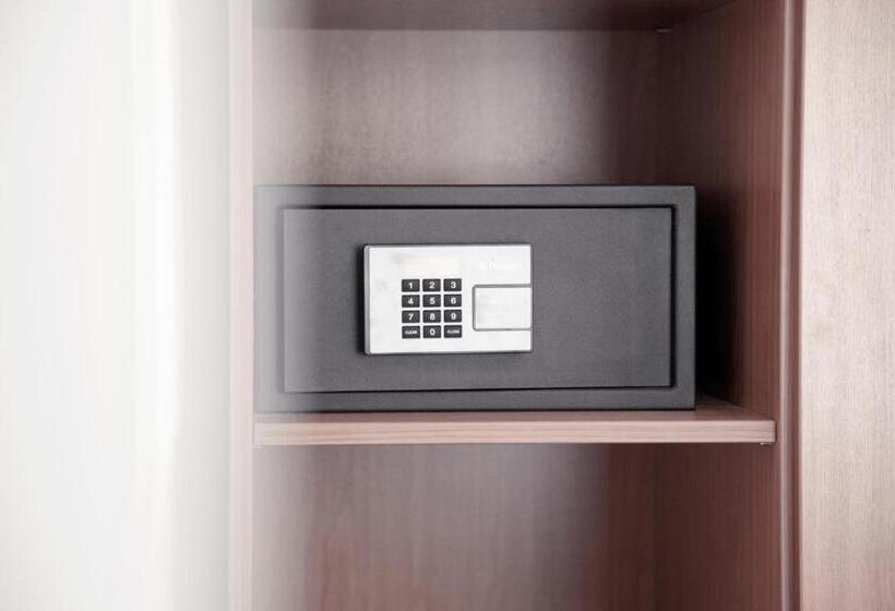 اتاق استاندارد, Les Nations