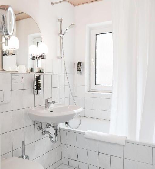 اتاق استاندارد, Les Nations