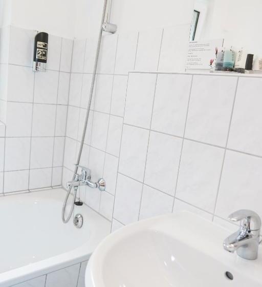 اتاق استاندارد, Les Nations