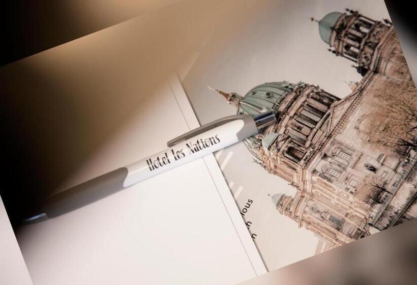 اتاق اکونومی یک تخته, Les Nations