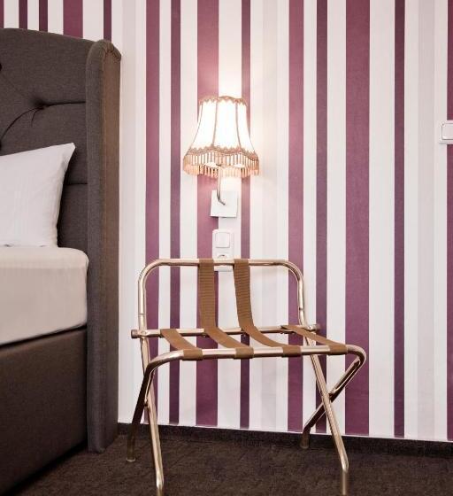 Comfort room with balcony, Les Nations
