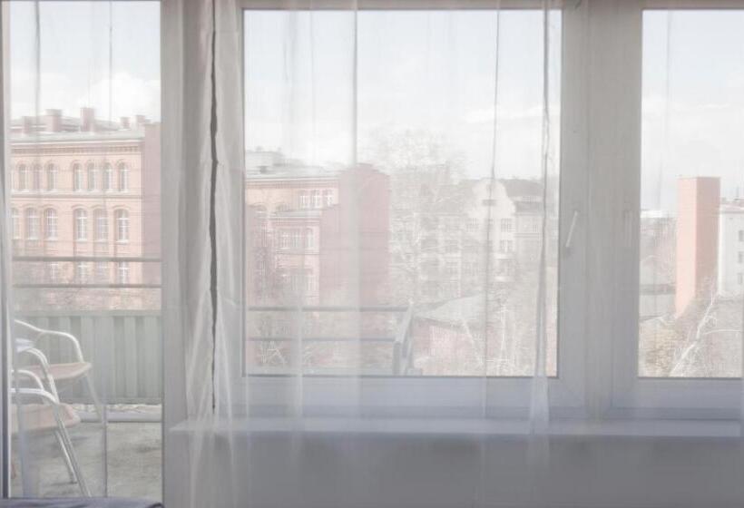 Comfort room with balcony, Les Nations