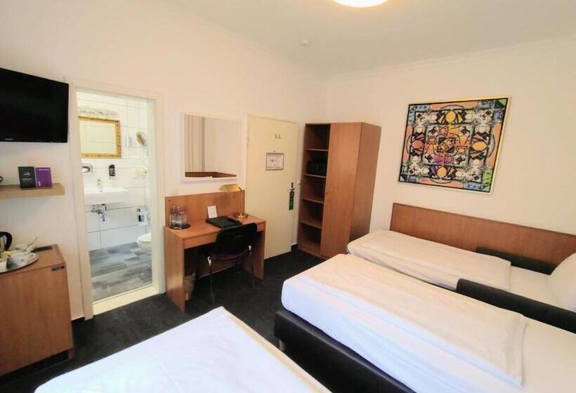 اتاق لوکس, Les Nations