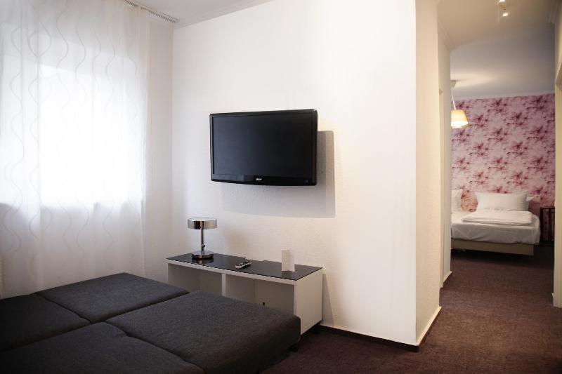 اتاق استاندارد, Les Nations