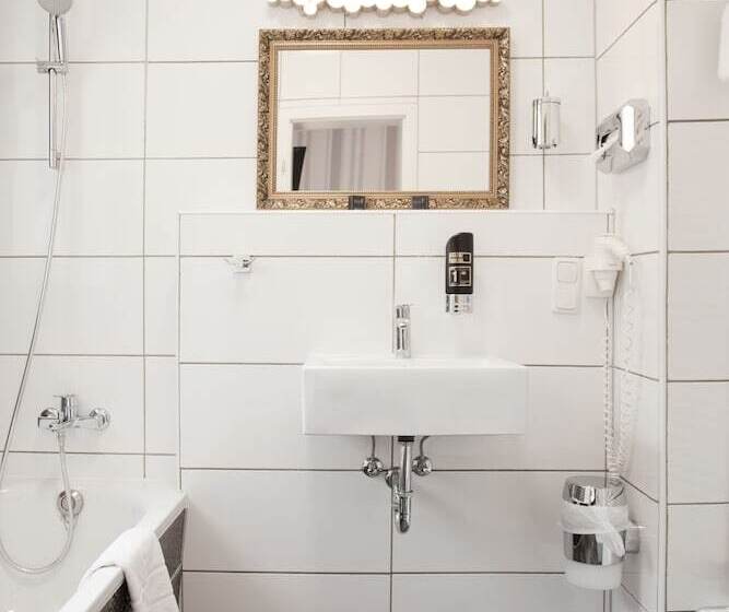 اتاق استاندارد, Les Nations