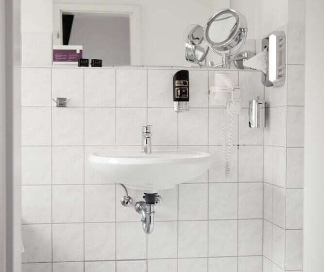 اتاق استاندارد, Les Nations