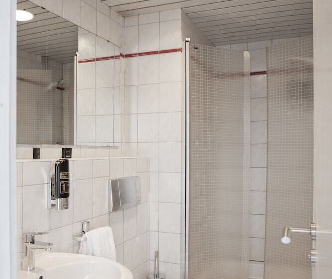 Comfort room with balcony, Les Nations