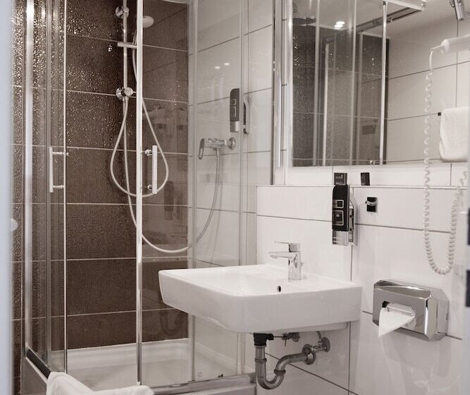 Comfort room with balcony, Les Nations