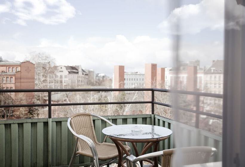 Comfort room with balcony, Les Nations