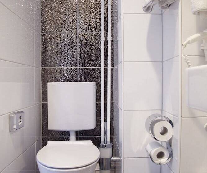 اتاق استاندارد یک نفره, Les Nations