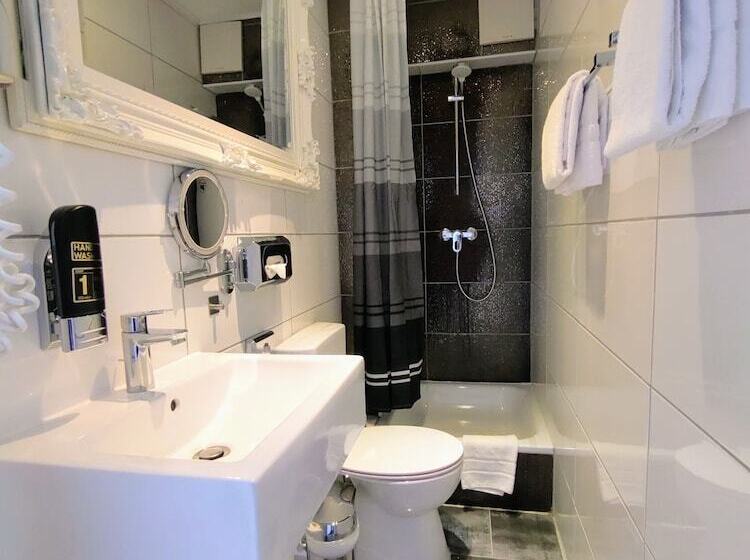 اتاق راحتی یک تخته, Les Nations