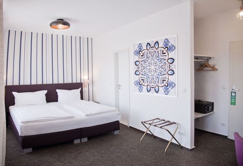 Comfort room with balcony, Les Nations