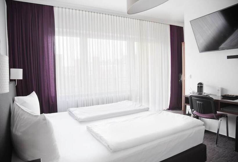 Comfort room with balcony, Les Nations