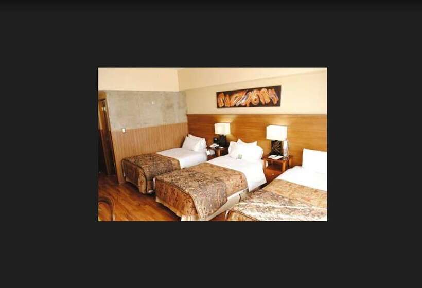 חדר אקזקיוטיב לשלושה, Panamericano