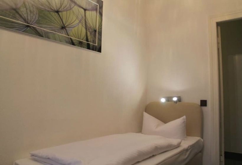 اتاق استاندارد یک تخته با سرویس بهداشتی مشترک, Pension Margrit