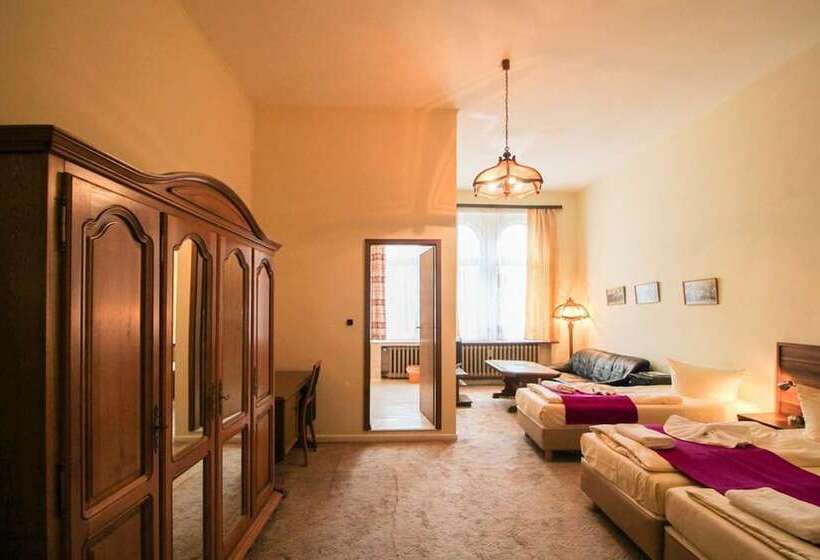 اتاق استاندارد چهار تخته, Pension Margrit