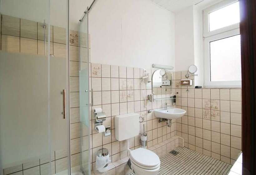 اتاق استاندارد سه نفره, Pension Margrit