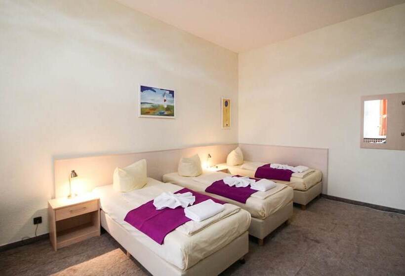 اتاق استاندارد سه نفره, Pension Margrit