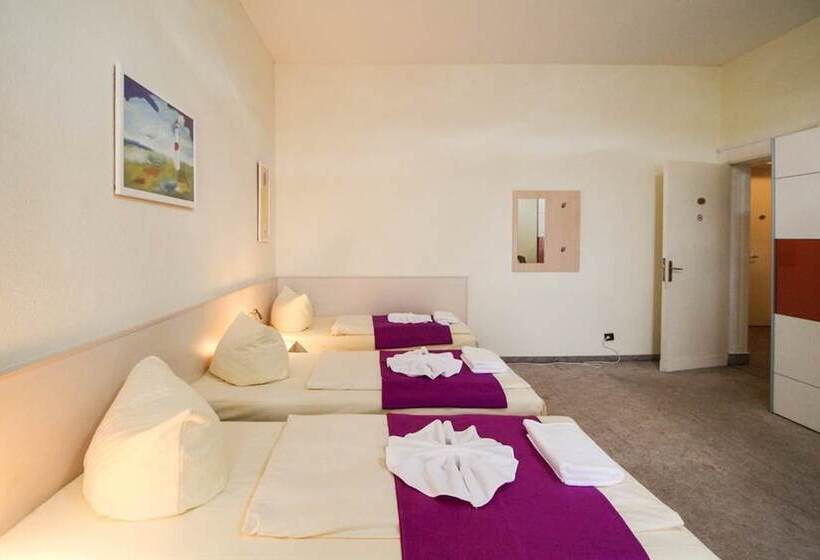 اتاق استاندارد سه نفره, Pension Margrit