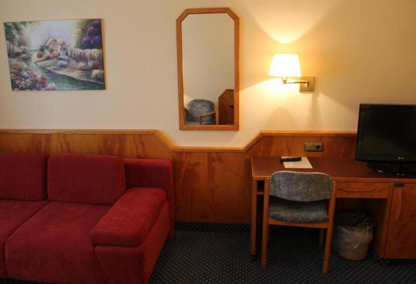 חדר סטנדרט לארבעה, Restaurant Seegarten Quickborn