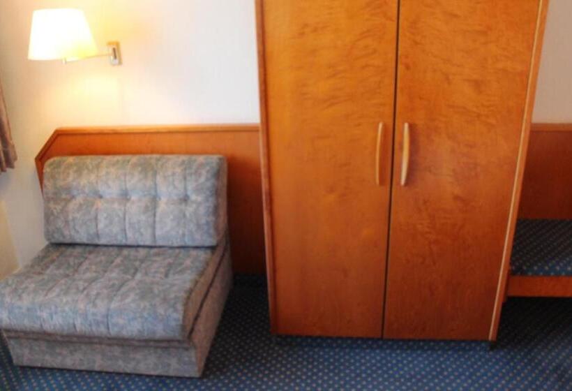 חדר אקונומי, Restaurant Seegarten Quickborn