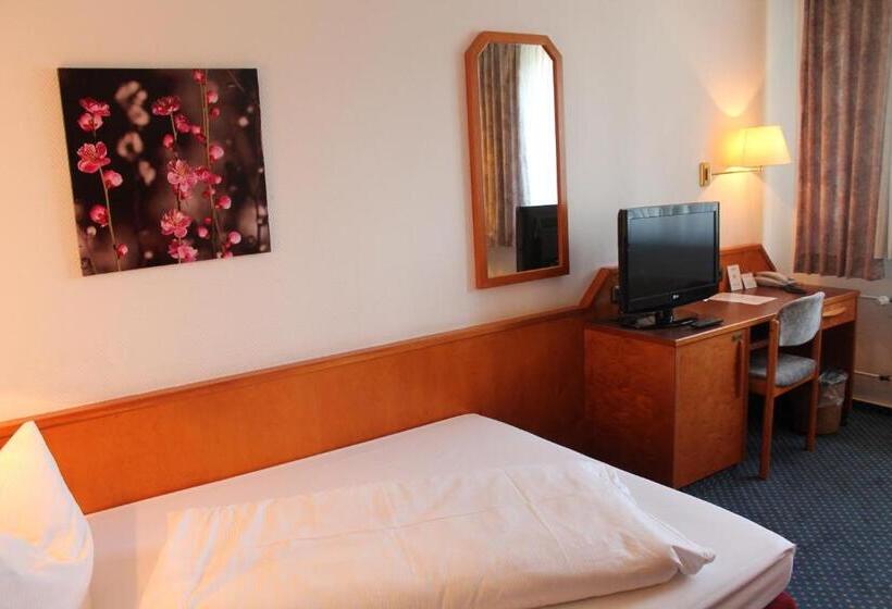 חדר אקונומי, Restaurant Seegarten Quickborn