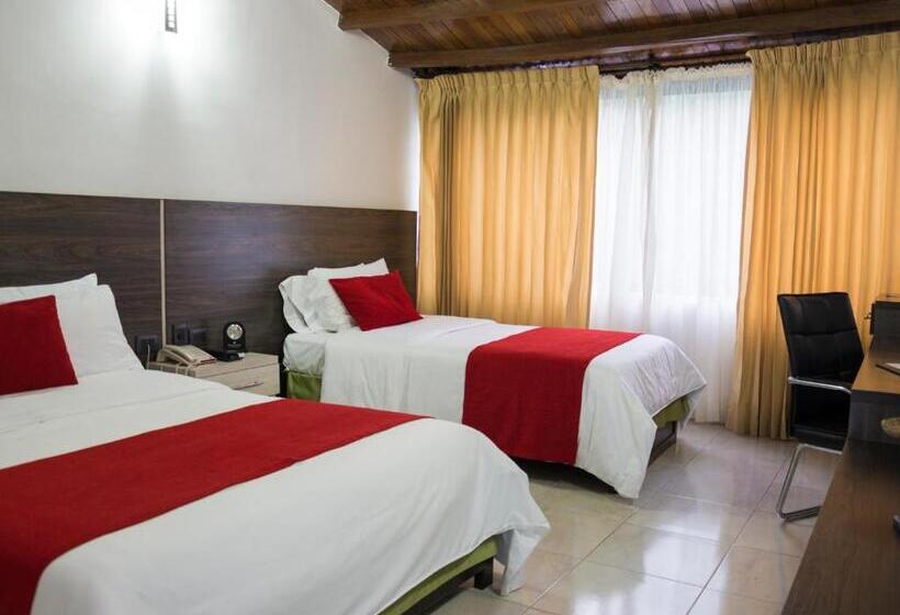 غرفة قياسية ثلاثية, San Juan Internacional