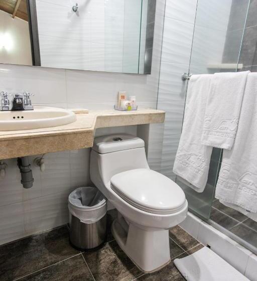 غرفة قياسية ثلاثية, San Juan Internacional