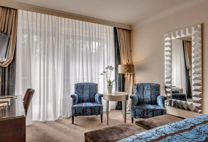 اتاق لوکس با بالکن, Bernstein Hotel Villa Kastania