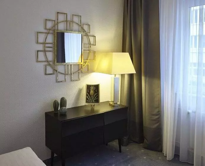 سوئیت با بالکن, Bernstein Hotel Villa Kastania