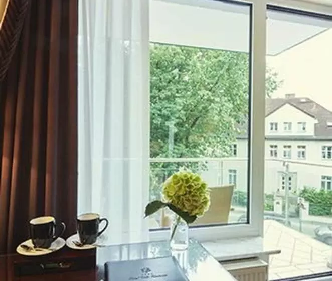 سوئیت با بالکن, Bernstein Hotel Villa Kastania