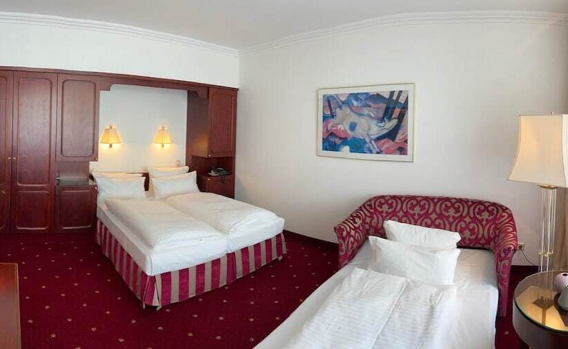 اتاق استاندارد سه تخته با بالکن, Bernstein Hotel Villa Kastania