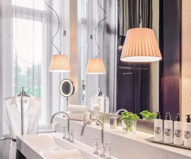Suite Kingsize Bett, Zoo Berlin