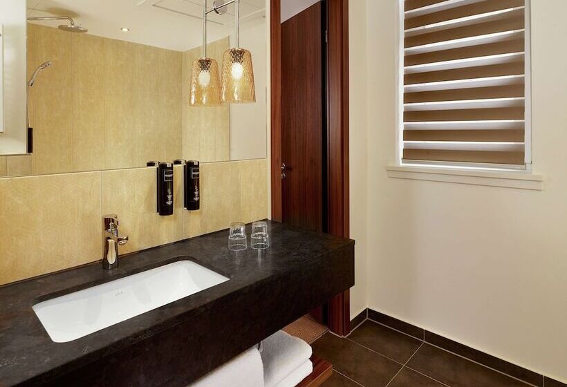 标准间带双人床, Reichshof Hotel Hamburg