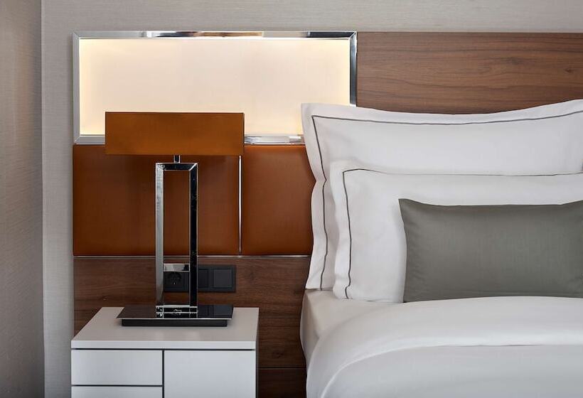 标准间带双人床, Reichshof Hotel Hamburg