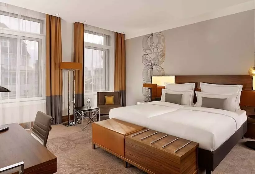 Perhehuone, Reichshof Hotel Hamburg